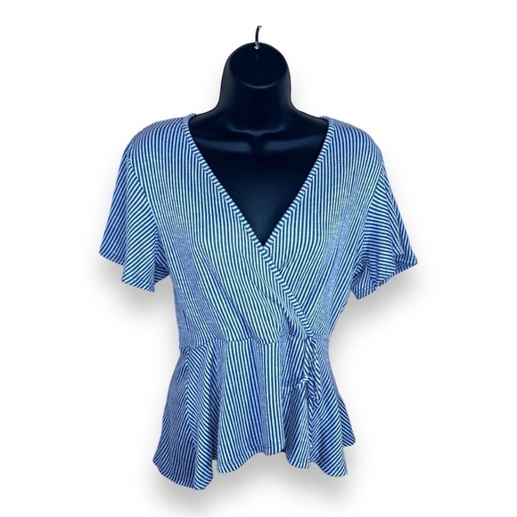 MEDIUM CAUTION TO THE WIND BLUE WHITE STRIPED STRETCH TOP SHORT SLEEVE  CASUAL - Picture 1 of 7